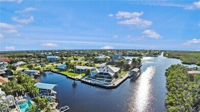 2790 Teal Ct in Saint James City, FL - Building Photo - Building Photo