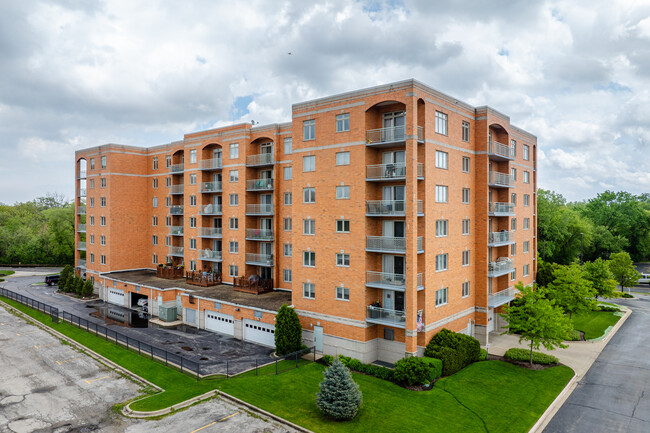 Eagle Point Condominiumns in Niles, IL - Building Photo - Building Photo