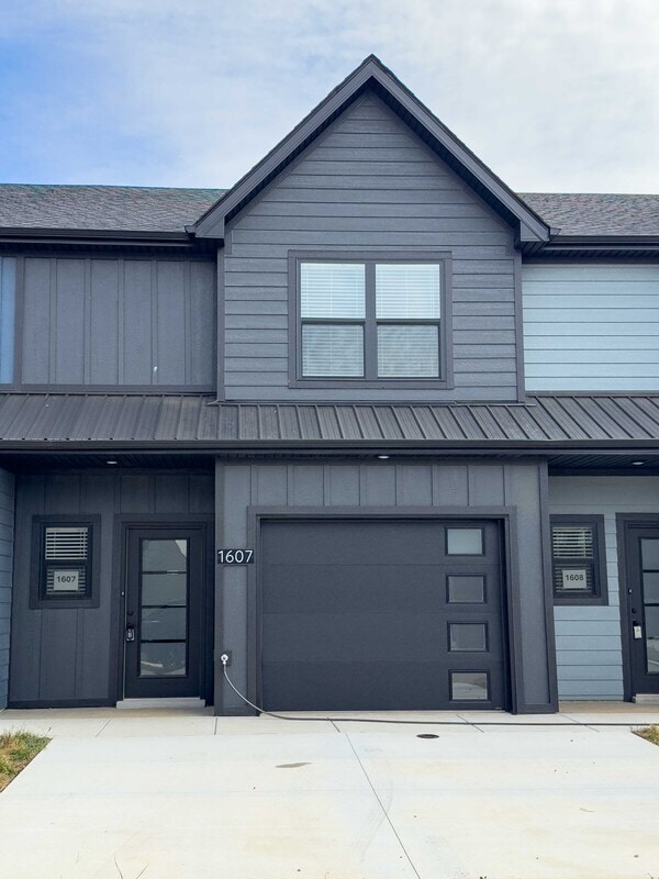 property at 1607 Jonathan Wade Cir