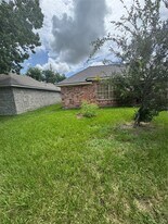 11922 Sulphur Springs Dr in Houston, TX - Building Photo