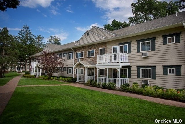 554 New Hwy-Unit -3-1D in Hauppauge, NY - Foto de edificio
