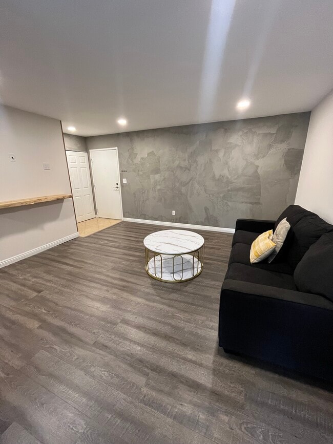 4860 Rolando Ct, Unit 55 in San Diego, CA - Building Photo - Building Photo