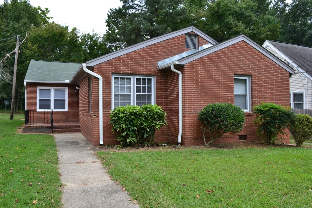 116 E Edgewood Dr in Durham, NC - Building Photo