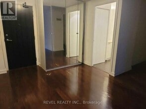 33 Charles St E in Toronto, ON - Building Photo - Building Photo