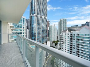 1155 Brickell Bay Dr in Miami, FL - Building Photo - Building Photo