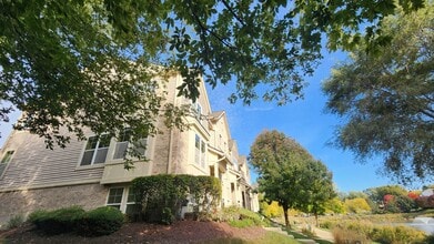 5510 Cambridge Way in Hanover Park, IL - Building Photo - Building Photo