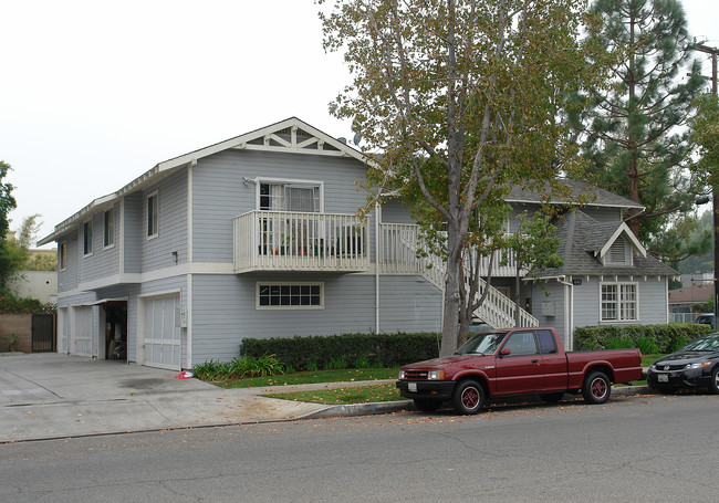 642 W Maple Ave in Orange, CA - Building Photo - Building Photo