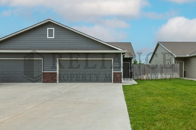 1615 E Horstmann Ct in Andover, KS - Building Photo - Building Photo