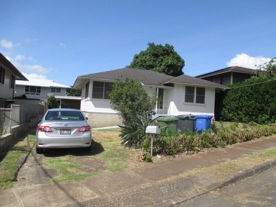 1936 Bachelot St in Honolulu, HI - Building Photo