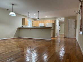 685 Garibaldi St SW in Atlanta, GA - Foto de edificio - Building Photo