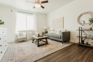 671 N 380 W, Unit Master Bedroom in Orem, UT - Building Photo