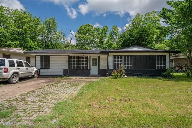 1209 E Lovers Ln in Arlington, TX - Building Photo - Building Photo