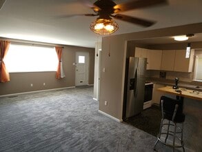 2141 Benson St, Unit 1 in Philadelphia, PA - Foto de edificio - Building Photo