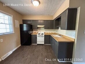 1869 Marietta Dr in Lexington, KY - Building Photo - Building Photo