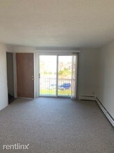 151 Ocean Rd in Narragansett, RI - Building Photo - Building Photo