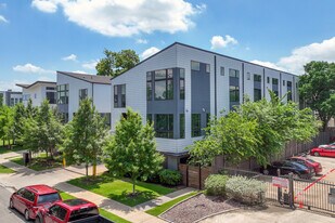 The Collection Townhomes in Dallas, TX - Building Photo