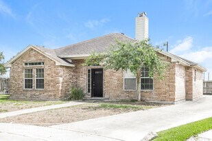 7021 San Benito Dr in Corpus Christi, TX - Building Photo