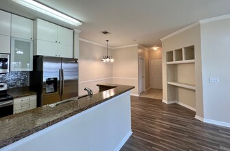 3611 Conroy Rd, Unit Millenium in Orlando, FL - Foto de edificio - Building Photo