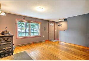 103 Walnut St in Mansfield, MA - Building Photo