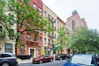 1581 1st Ave, Unit SI ID1032059P in New York, NY - Building Photo - Building Photo