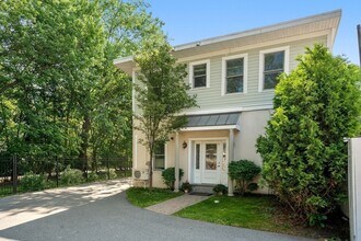 35R Lexington Ave in Somerville, MA - Building Photo - Building Photo