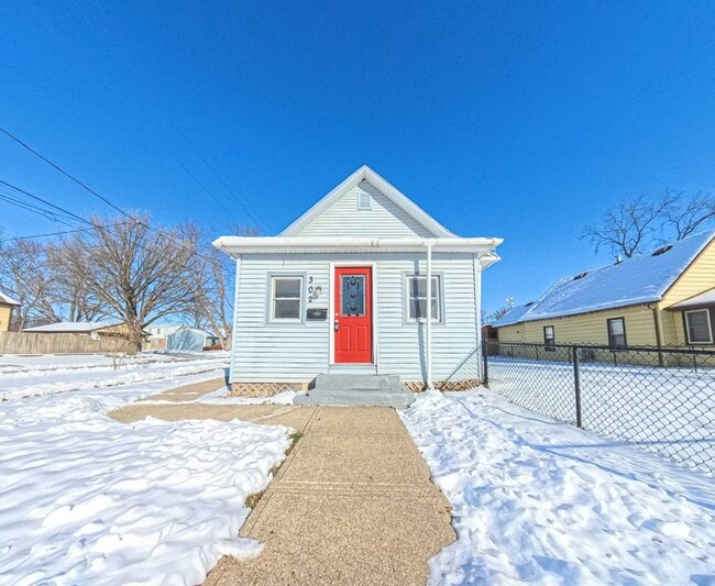 property at 302 E Dunham Ave