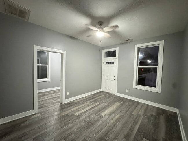 2233 N Southport Ave in Chicago, IL - Building Photo - Building Photo