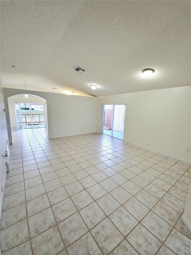 16254 SW 100th Terrace in Miami, FL - Building Photo - Building Photo