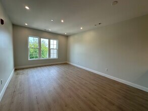 103 Cottage St, Unit 1bd in Lynn, MA - Building Photo - Building Photo