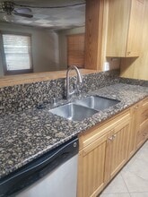 1020 E Hanna Ave in Tampa, FL - Building Photo - Building Photo
