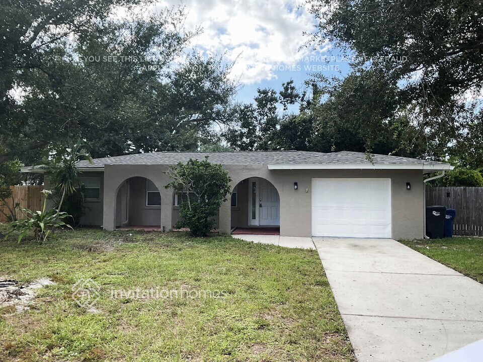 908 59th St W in Bradenton, FL - Building Photo