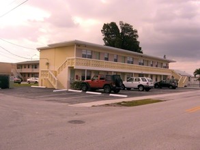 Ridge Road Apartments in Lantana, FL - Building Photo - Building Photo