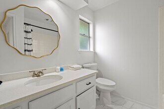 604 Lochnell Dr in Houston, TX - Building Photo - Building Photo