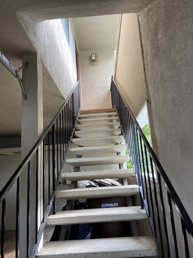 22352 Caminito Arroyo Seco in Laguna Hills, CA - Building Photo - Building Photo