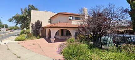 2001 Broadway Ave in San Pablo, CA - Building Photo - Building Photo