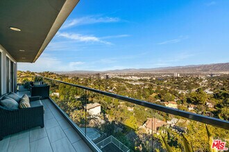 7191 Pacific View Dr in Los Angeles, CA - Building Photo - Building Photo