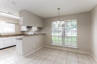 2311 W Greens Rd photo'