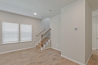 13502 Axel Ln in Houston, TX - Foto de edificio - Building Photo