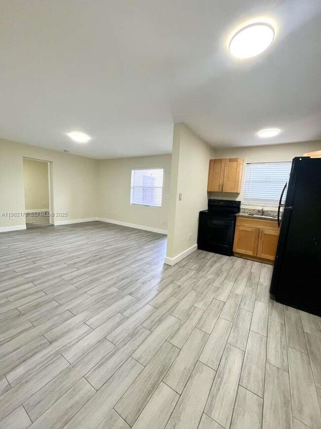 6200 Dewey St in Hollywood, FL - Foto de edificio - Building Photo