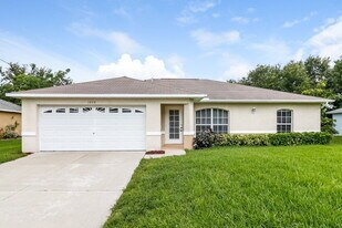 1828 SW 10th Terrace in Cape Coral, FL - Building Photo
