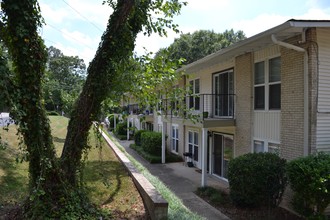 Spanish Trace Apartments in Raleigh, NC - Building Photo - Building Photo