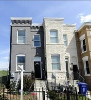 1012 7th St SE in Washington, DC - Building Photo