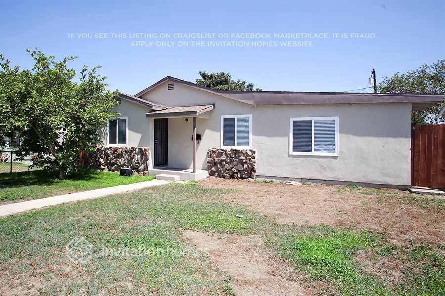 311 E Cummings Ln in Long Beach, CA - Foto de edificio