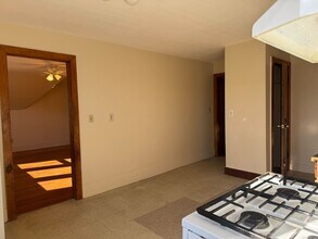 461 Howard Ave in New Haven, CT - Building Photo - Building Photo