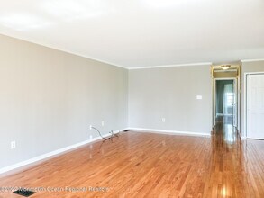 2D Aaron Burr Ct in Monroe Township, NJ - Building Photo - Building Photo