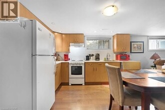 26 Wiltshire Dr in Brantford, ON - Building Photo - Building Photo