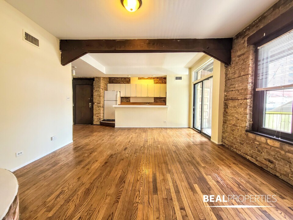 3013 N Broadway in Chicago, IL - Building Photo