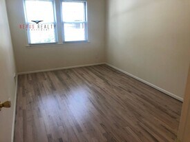 225-01 59th Ave in Queens, NY - Building Photo