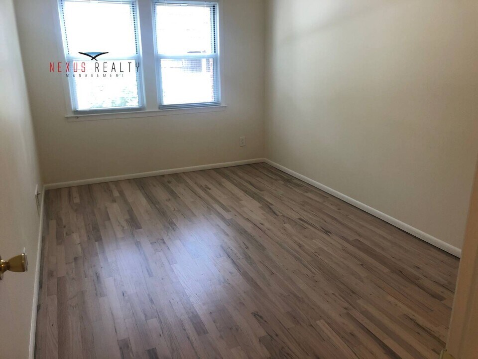 225-01 59th Ave in Queens, NY - Building Photo