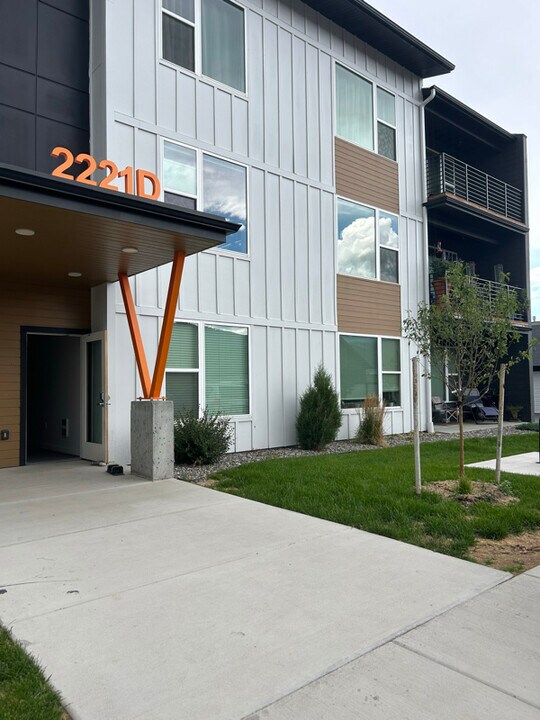 2221 Willow Dr in Livingston, MT - Building Photo